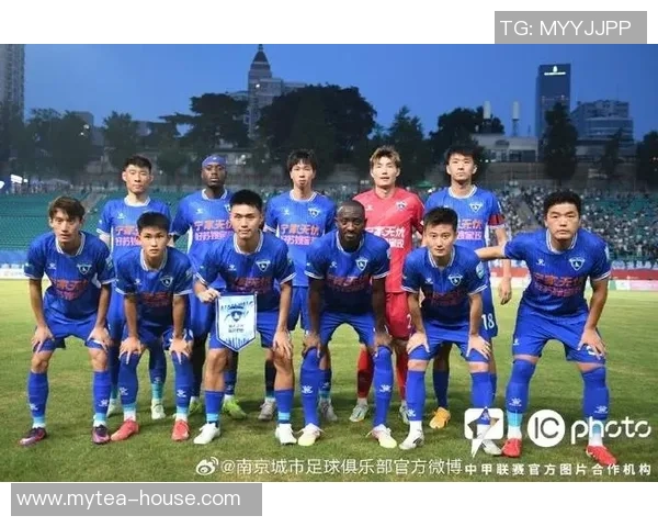 南京足球队实力强劲荣登全国第二名引发热议