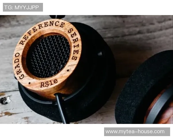 足球明星耳机选择揭秘听听他们偏爱的音质与风格